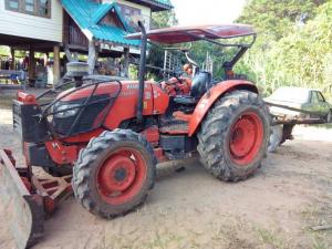 ขายรถไถ แทรคเตอร์ KUBOTA M7040 4×4 อุปกรณ์ใบดันหน้า ผาน6สภาพพร้อมใช้งาน เอกสารพร้อมโอน