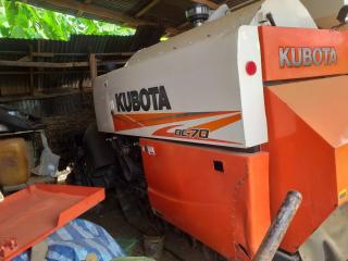 ขายรถเกี่ยวข้าวKUBOTA DC70ปี57 รุ่นรองกระสอบ ช่วงล่างดี พร้อมรถลากสาลี่ 