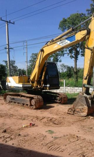 ขายรถขุดแบ็คโคKOBELCO SK120-3มาร์คทรี เล่มทะเบียนไฟฟ้าครับ โซ่ใหม่1ข้างพร้อมใช้งานบูมสวย 