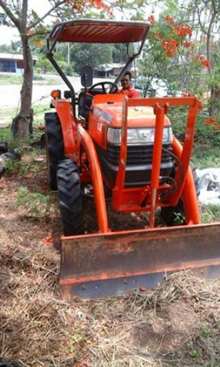 ขายรถแทรคเตอร์ KUBOTA L3408อุปกรณ์ ใบดันหน้าผานหลัง5 เอกสารเล่มทะเบียน สภาพพร้อมลงนา 