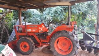 ขายรถแทรคเตอร์ รถไถKUBOTA L3408 อุปกรณ์ครบ ใบดันหน้า ผานหลง คราด ทำงานดี 4x4ใช้งานปกติ เครื่องแห้ง เกียร์ดี 