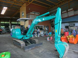 ขายรถขุด KOMATSU PC30-7 สภาพพร้อมใช้งาน ระบบเร็วแรง เครื่องสวย พร้อมทำสี  ราคา 400,000 บาท [ราคาต่อรองได้]มีวีดีโอให้ชม ติดต่อเจ้าของโดยตรง:096-5411713 หรือ 092-5768909 {วัชรัตน์}